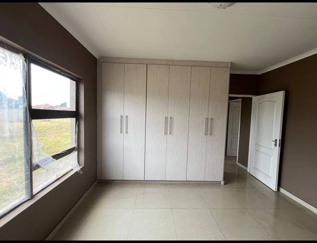 2 BEDROOM TOWNHOUSE FOR SALE IN RIVERSDALE